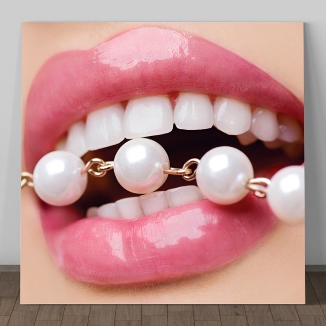 Aesthetic dental reconstruction